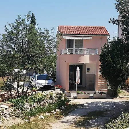 Defranceski Apartment