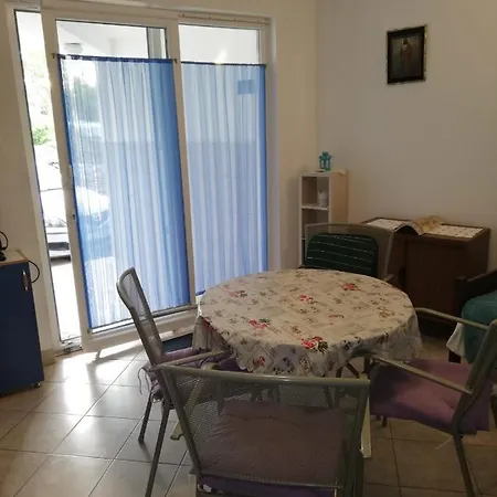 Apartment Defranceski *
